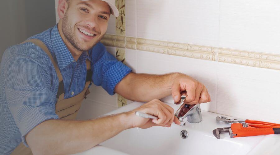 Handle or spout repair in Quincy, IN